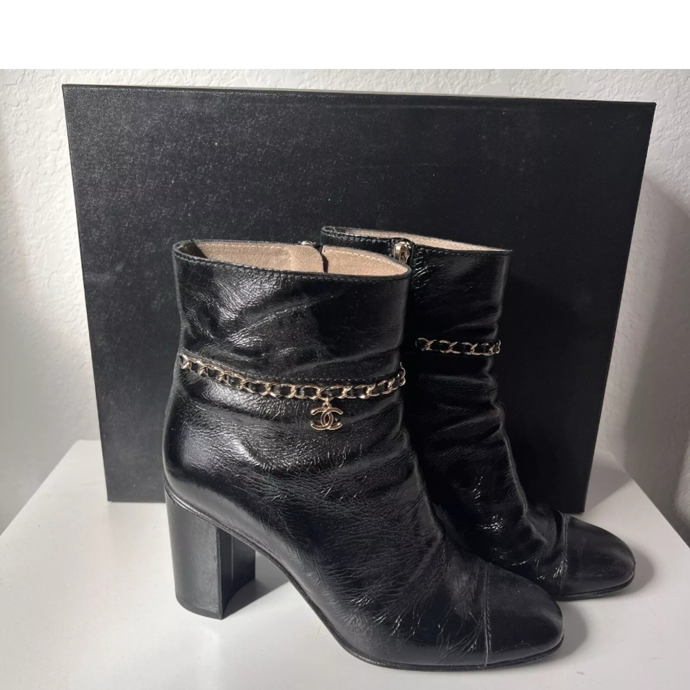 Black Leather Ankle Boots with Chain Detail Size 9.5